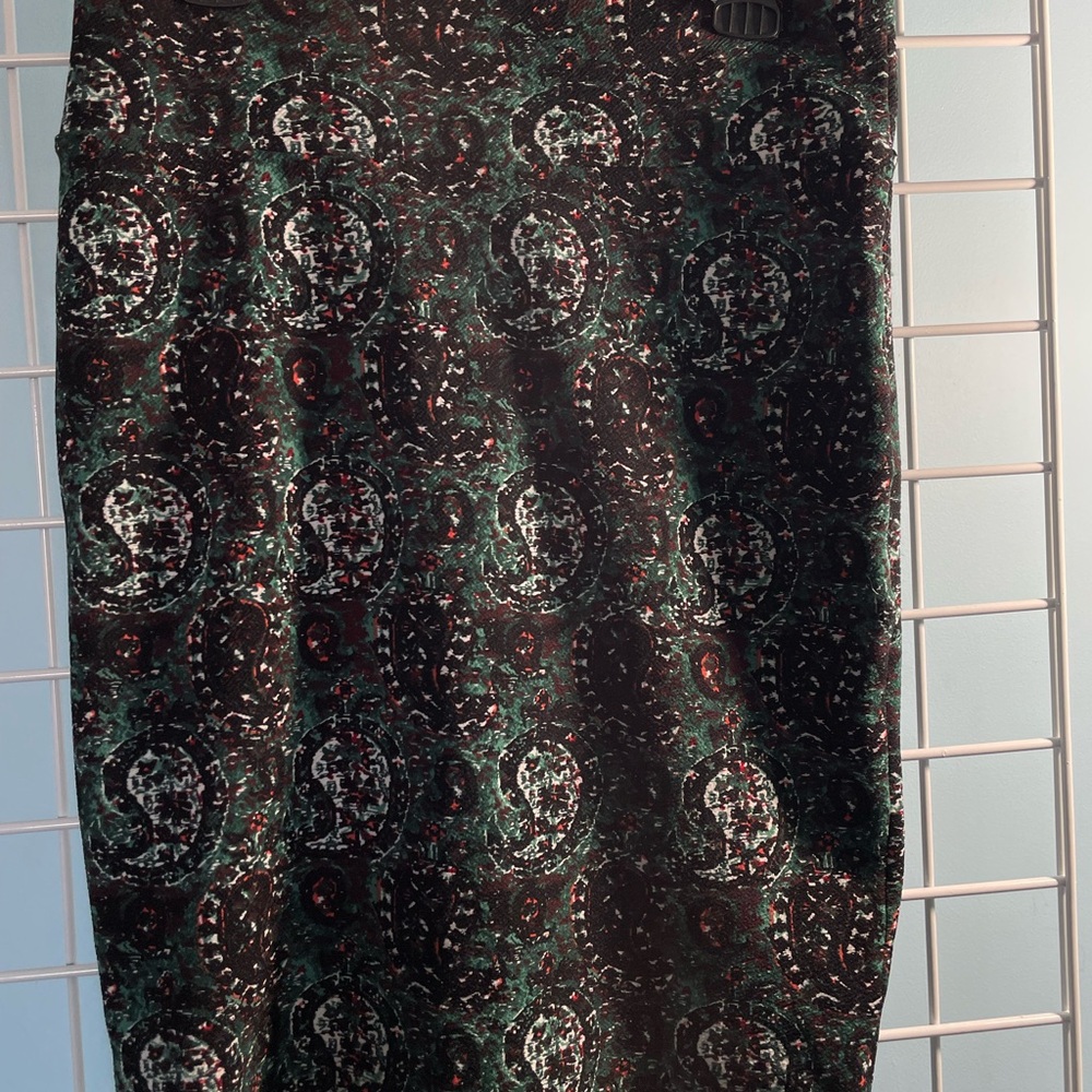 Elegant Black and Green Patterned Skirt